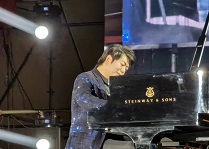 2019年郎朗出席琴街活動！帶來音樂視聽盛宴！